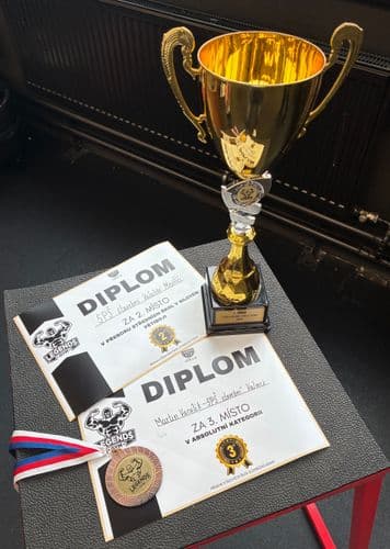 Silový pětiboj pohár.jpg